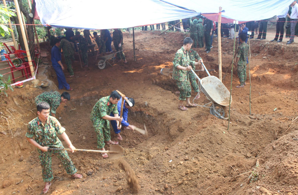 Phát hiện, cất bốc 31 hài cốt liệt sĩ ở Chiến khu Ba Lòng (Quảng Trị)

